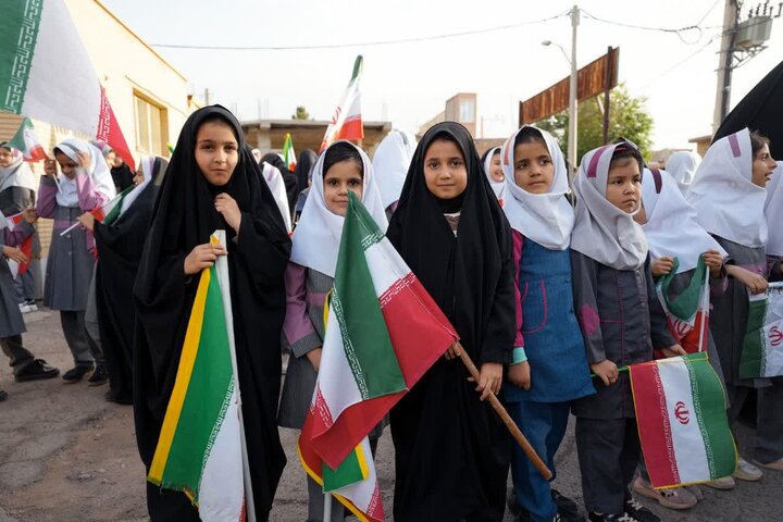 تصاویر/ رزمایش و اجتماع بزرگ دختران جان‌فدای ایران در نوش آباد