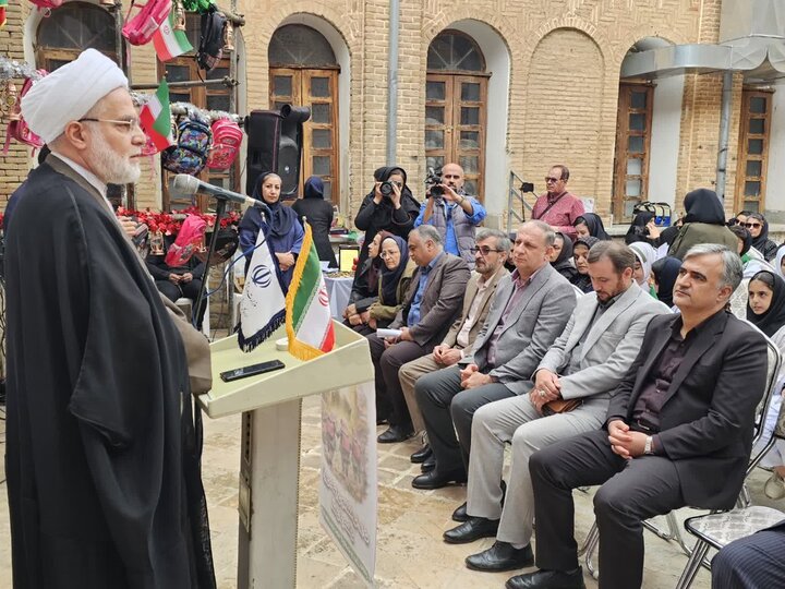 تصاویر/ آیین گرامیداشت دختران جانفدای ایران در سنندج