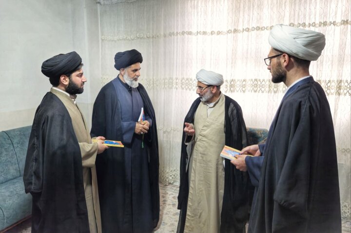 تصاویر/ تکریم حجت‌الاسلام و المسلمین محمدمهدی بهجت، حافظ کل قرآن کریم، دکترای قرآن و علوم تربیتی، از اساتید طرح شجره طیبه حفظ حوزه علمیه قم