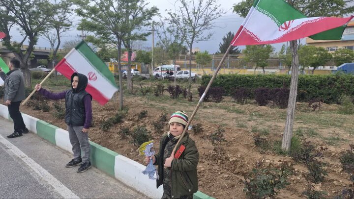 تصاویر/روز شانزدهم از اجتماع پرچم گردانی به نیابت از شهید عزت الله بابایی در اراک