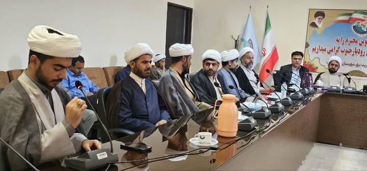تصاویر/جلسه هم‌اندیشی ائمه جمعه جنوب استان کرمان