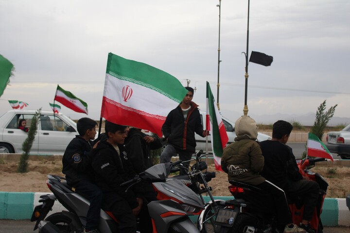 تصاویر/ رزمایش خودرویی دختران جانفدا و ولایتمدار بخش ماهان