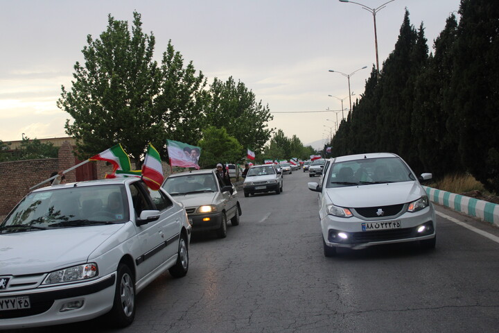 تصاویر/ رزمایش خودرویی دختران جانفدا و ولایتمدار بخش ماهان