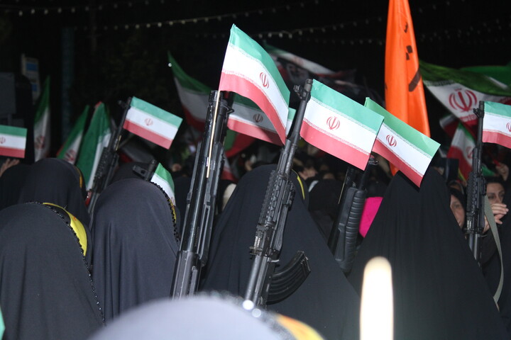 تصاویر/ اجتماع دختران جانفدا و ولایتمدار بخش ماهان