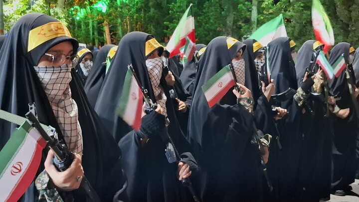 تصاویر/ اجتماع دختران جانفدا و ولایتمدار بخش ماهان