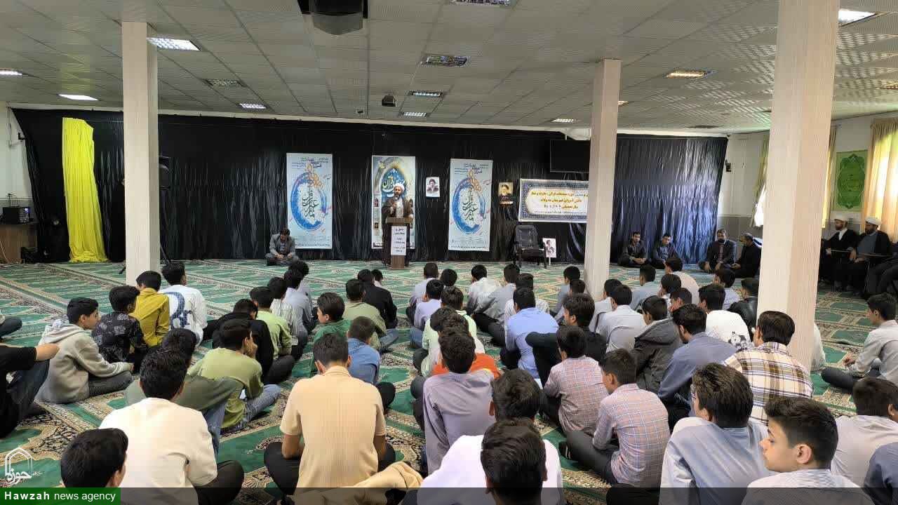 طلبگی مسیری نورانی برای خدمت به دین و مردم است