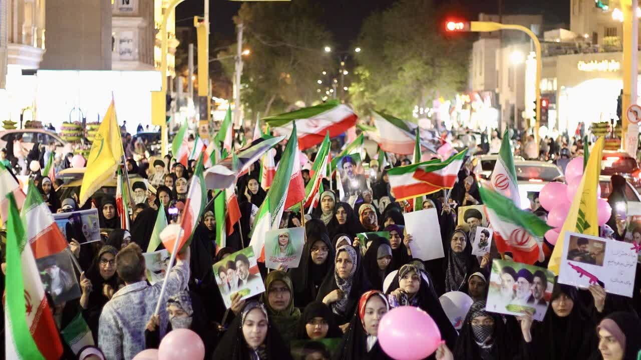 شادپیمایی «معصومه‌های ایران» همزمان با دهه کرامت در کاشان برگزار شد