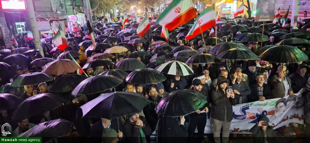تصاویر / پنجاه و دومین شب اجتماع بزرگ خونخواهان امام خامنه‌ای(ره) در تویسرکان