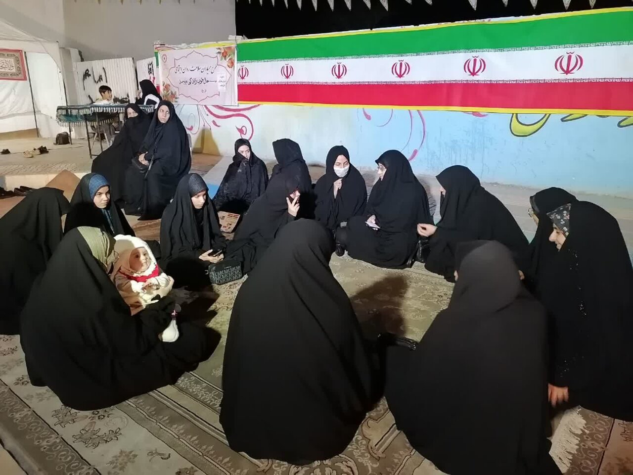 تصاویر/   نشست‌های تخصصین در موکب مدرسه علمیه حضرت زهرا (سلام‌الله‌علیها) میبد
