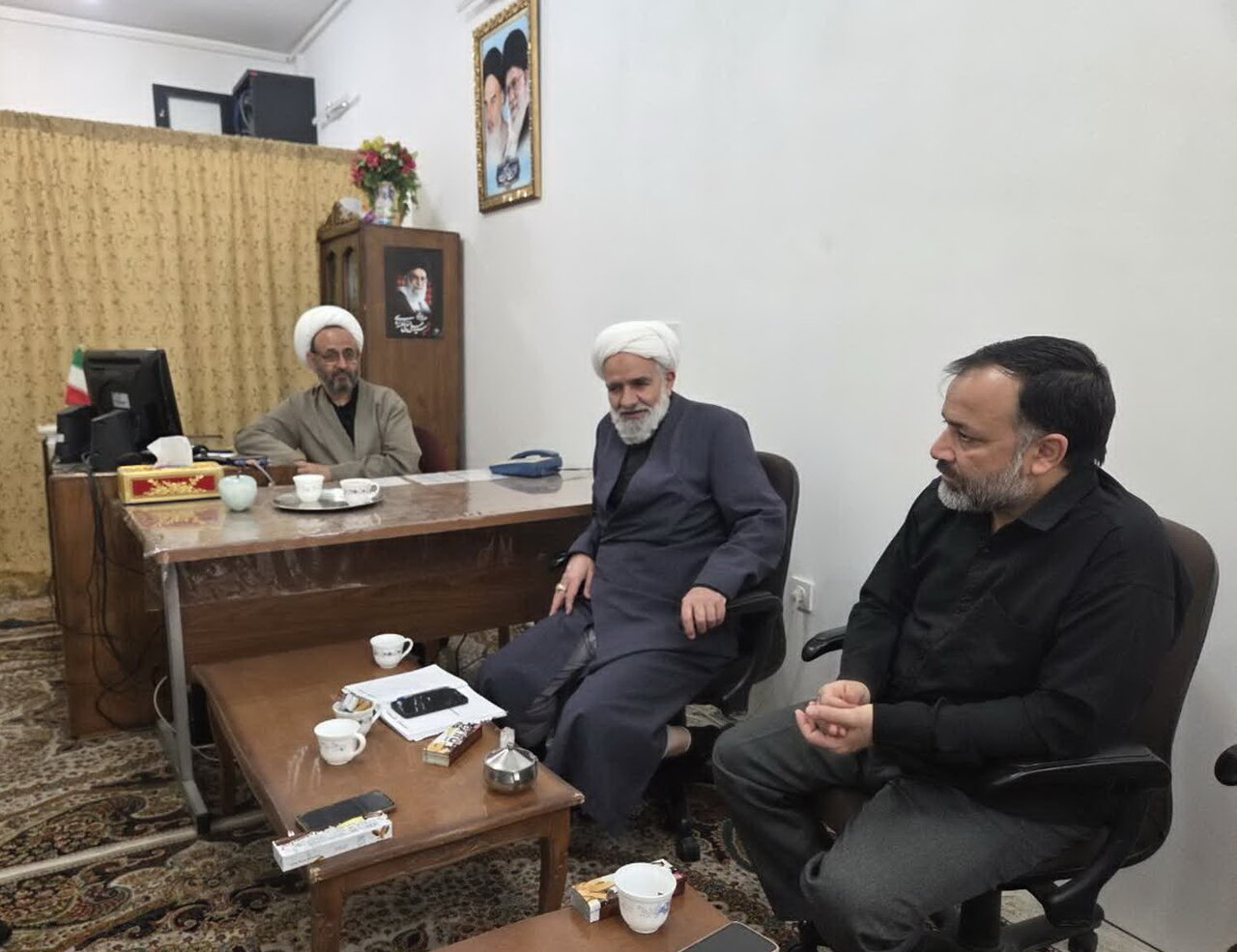 اساتید مدرسه علمیه آیت‌الله مدنی کاشانی(ره) تعلیم آموزش نظامی را خواستار شدند