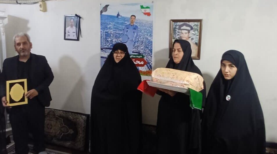 ملت ایران با حضور حماسی در سنگر خیابان وحدت و اقتدار خود را به جهانیان نشان دادند+عکس
