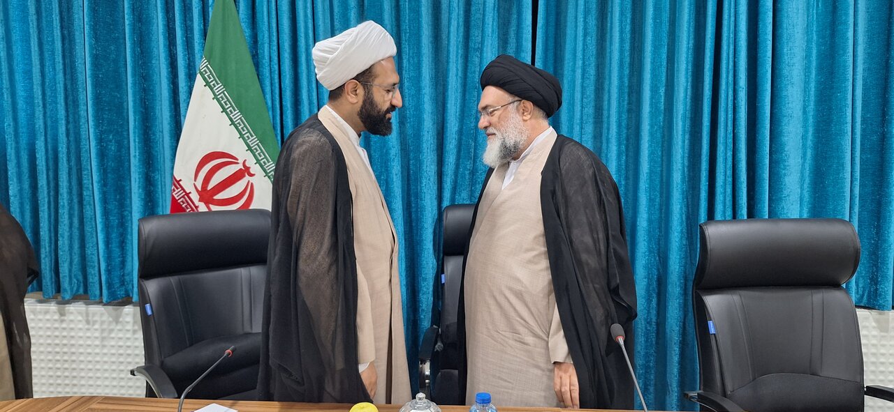 نشست معاون حوزه علمیه با نماینده ولی فقیه در استان کهگیلویه و بویراحمد