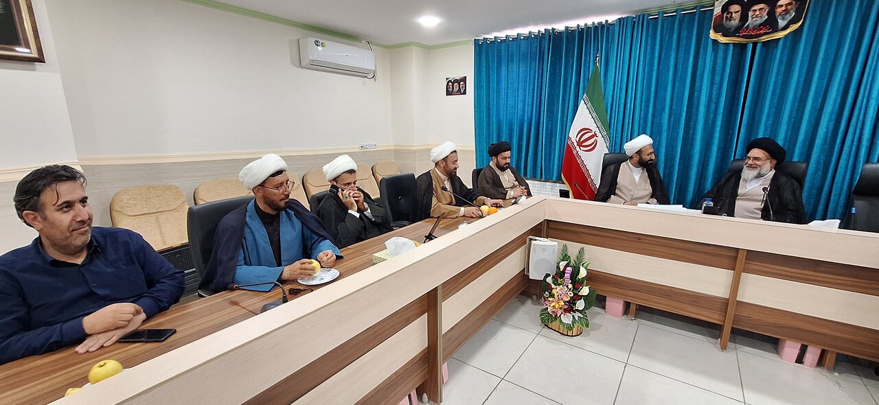 نشست معاون حوزه علمیه با نماینده ولی فقیه در استان کهگیلویه و بویراحمد