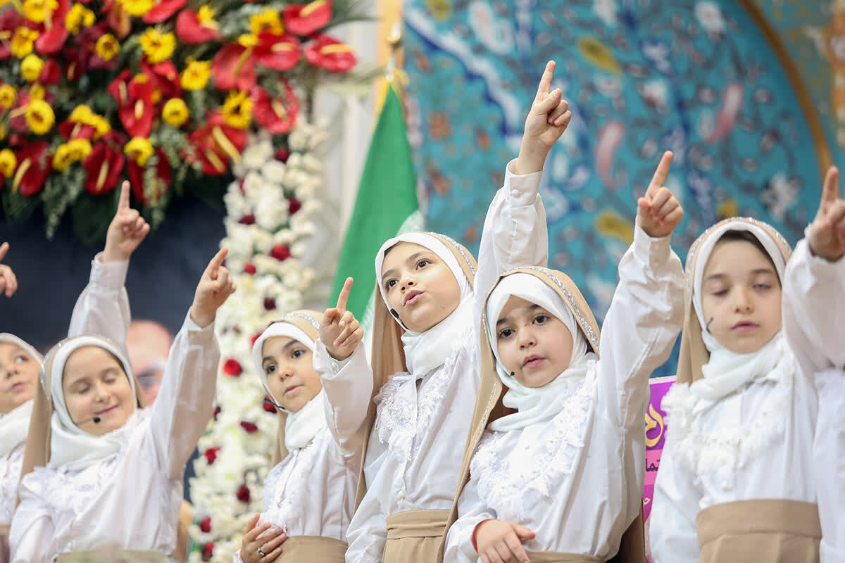 اجتماع دانشجویی دختران ایران با مهمانی ویژه برگزار شد