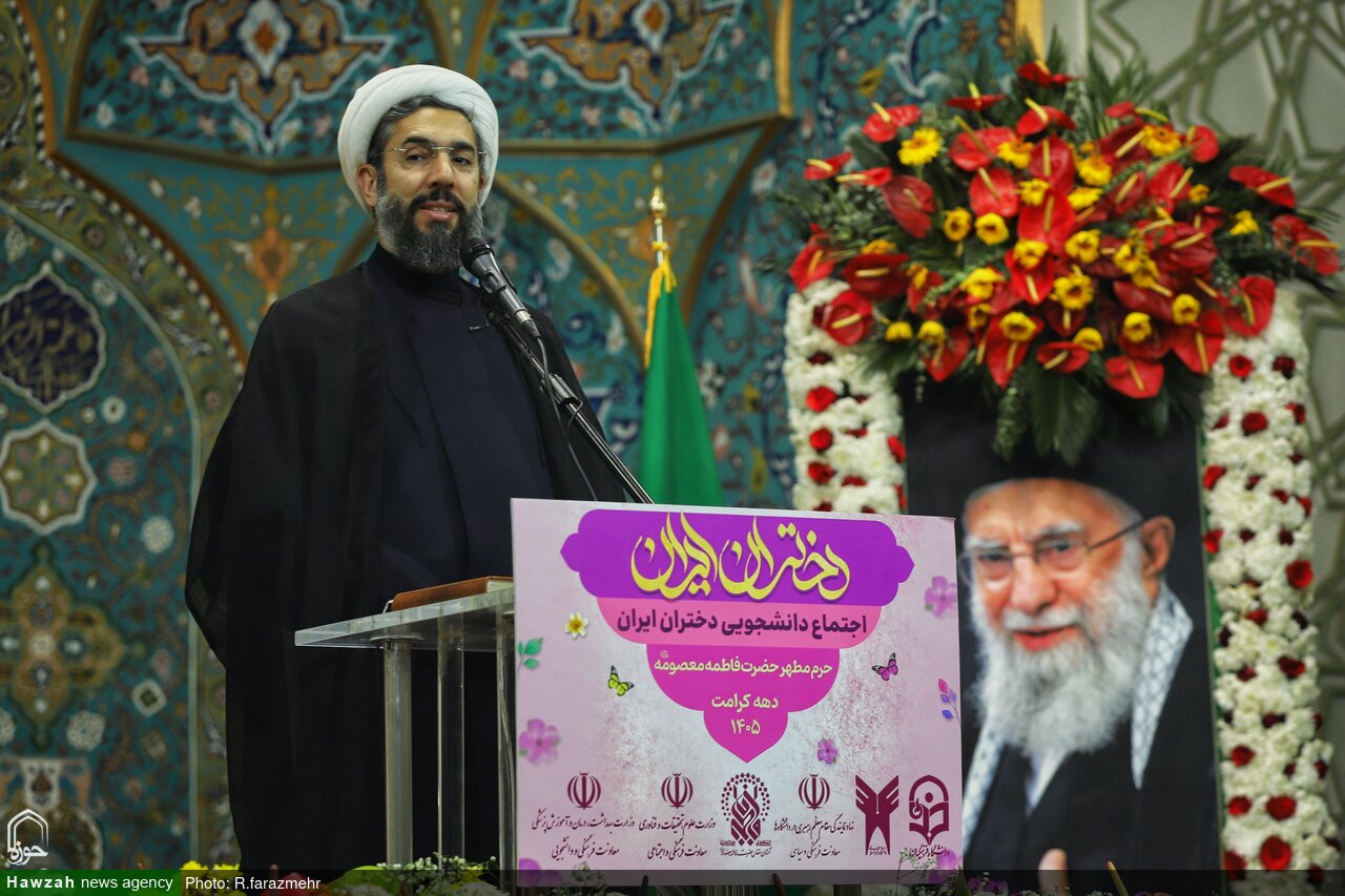 در مواجهه حق و باطل، دختران به‌اندازه رزمندگان نقش‌آفرین هستند