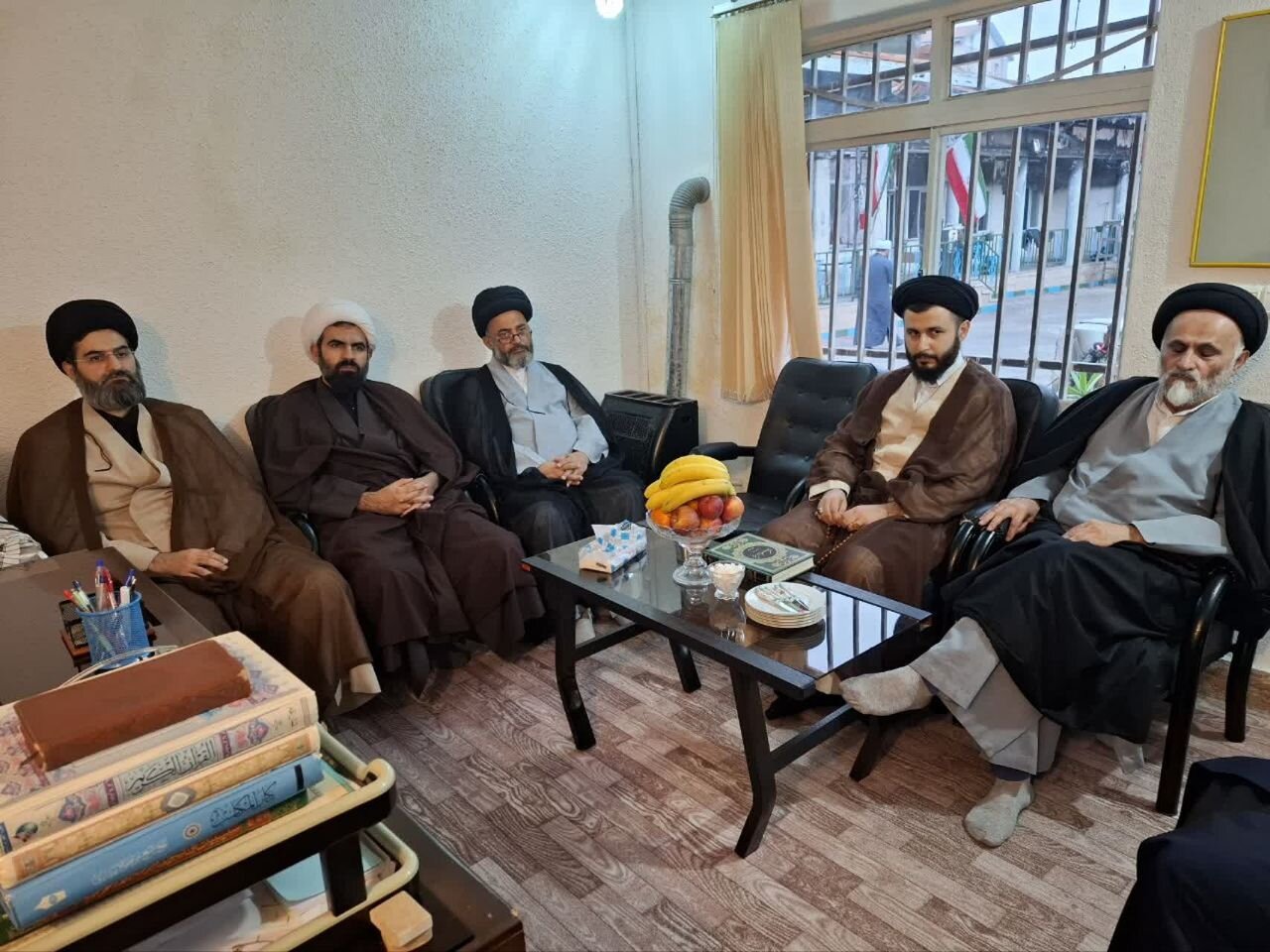 بازدید مدیر حوزه علمیه استان گیلان از مدرسه علمیه قائمیه بندر انزلی