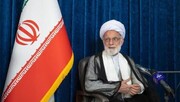 ممثّل الإمام الخامنئيّ في محافظة مركزيّ الإيرانيّة: الحرس الثوريّ من أهمّ منجزات الثورة الإسلاميّة لصيانة القيم الإلهيّة