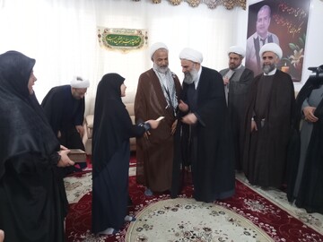 تصاویر/ تکریم و تفقد از خانواده شهید سیدمحمدعلی موسوی توسط مدیر حوزه های علمیه خواهران کشور