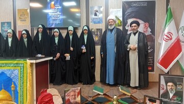 تصاویر/ محفل قرآنی به یاد رهبر شهید (ره) در اداره تبلیغات اسلامی آمل