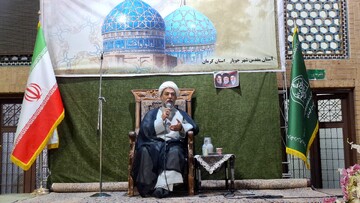 امامزادگان از جلوه‌های نور الهی در زمین هستند