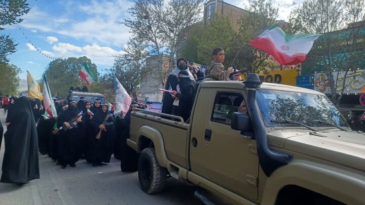 تصاویر/ طنین اقتدار «دختران ایران» در سلماس؛ بیعت حماسی بانوان سلحشور با آرمان‌های نظام و رهبری