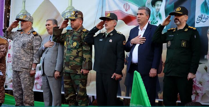 تصاویر/ طنین اقتدار «دختران ایران» در سلماس؛ بیعت حماسی بانوان سلحشور با آرمان‌های نظام و رهبری