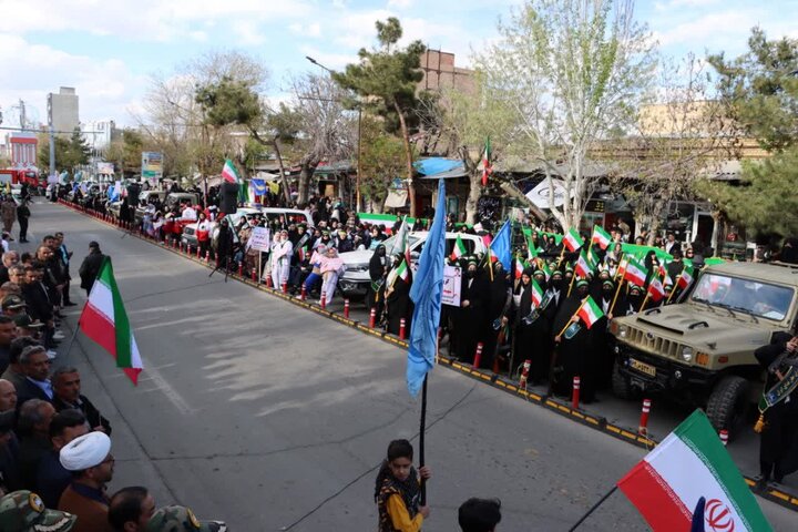 تصاویر/ طنین اقتدار «دختران ایران» در سلماس؛ بیعت حماسی بانوان سلحشور با آرمان‌های نظام و رهبری