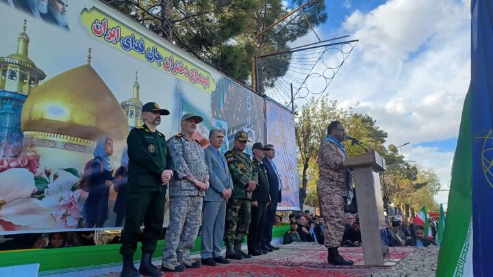 تصاویر/ طنین اقتدار «دختران ایران» در سلماس؛ بیعت حماسی بانوان سلحشور با آرمان‌های نظام و رهبری