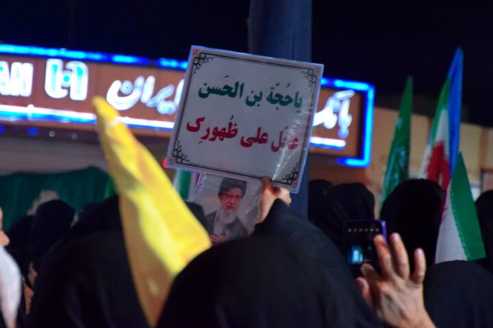 تصاویر| تجمع خود جوش شبانه مردمی در شب پنجاه و سومم از جنگ رمضان در میدان سردار سلیمانی آران و بیدگل