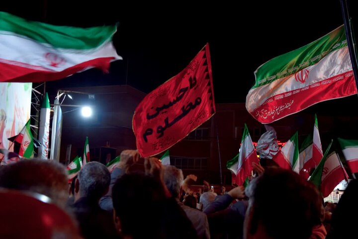 تصاویر| تجمع خود جوش شبانه مردمی در شب پنجاه و سومم از جنگ رمضان در میدان سردار سلیمانی آران و بیدگل