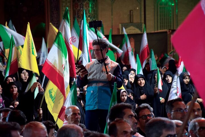 تصاویر| تجمع خود جوش شبانه مردمی در شب پنجاه و سومم از جنگ رمضان در میدان سردار سلیمانی آران و بیدگل