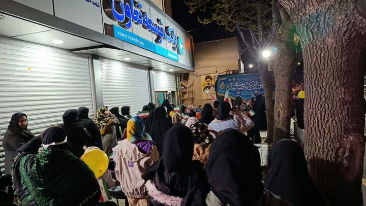 تصاویر/ بازدید مدیر حوزه علمیه آذربایجان غربی از غرفه شهدای میناب موکب حوزه علمیه امام صادق علیه‌السلام نقده