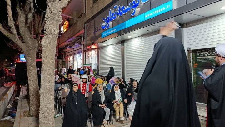 تصاویر/ بازدید مدیر حوزه علمیه آذربایجان غربی از غرفه شهدای میناب موکب حوزه علمیه امام صادق علیه‌السلام نقده
