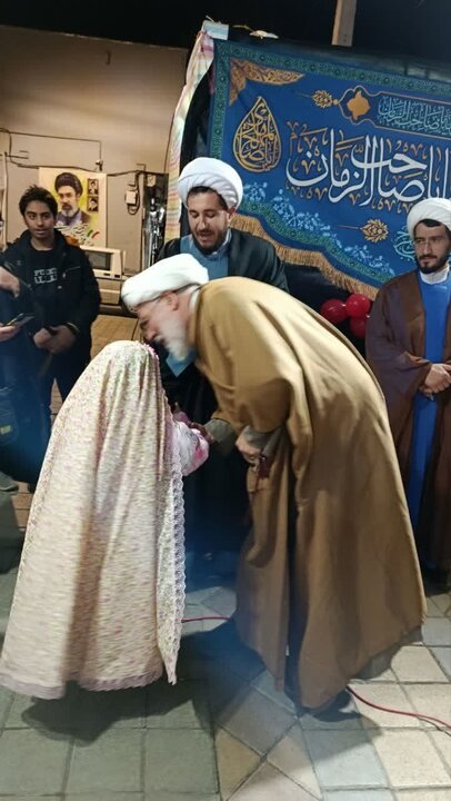تصاویر/ بازدید مدیر حوزه علمیه آذربایجان غربی از غرفه شهدای میناب موکب حوزه علمیه امام صادق علیه‌السلام نقده