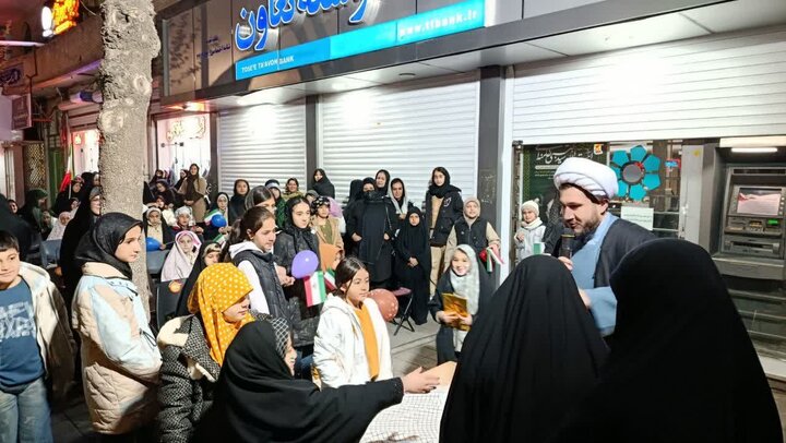 تصاویر/ بازدید مدیر حوزه علمیه آذربایجان غربی از غرفه شهدای میناب موکب حوزه علمیه امام صادق علیه‌السلام نقده