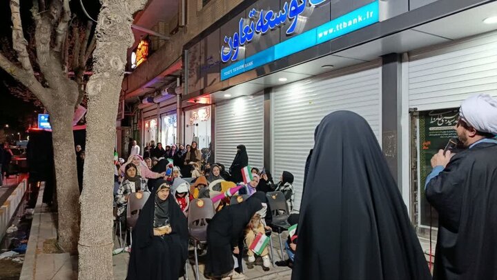تصاویر/ بازدید مدیر حوزه علمیه آذربایجان غربی از غرفه شهدای میناب موکب حوزه علمیه امام صادق علیه‌السلام نقده