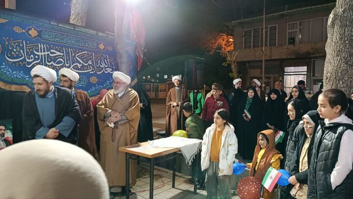 تصاویر/ بازدید مدیر حوزه علمیه آذربایجان غربی از غرفه شهدای میناب موکب حوزه علمیه امام صادق علیه‌السلام نقده