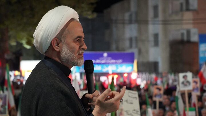 تصاویر/ تجمع شبانه خیابانی مردم دارالمومنین خوی در دوم اردیبهشت