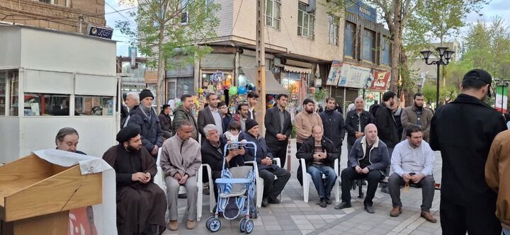 تصاویر/ برگزاری تریبون آزاد توسط طلاب مدرسه آیت الله نمازی خوی