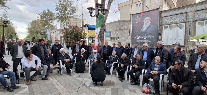 تصاویر/ برگزاری تریبون آزاد توسط طلاب مدرسه آیت الله نمازی خوی