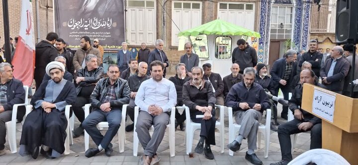 تصاویر/ برگزاری تریبون آزاد توسط طلاب مدرسه آیت الله نمازی خوی