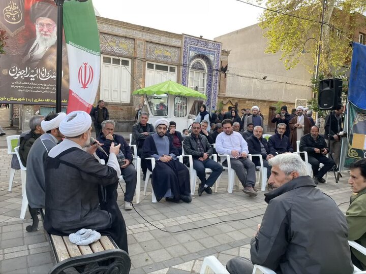 تصاویر/ برگزاری تریبون آزاد توسط طلاب مدرسه آیت الله نمازی خوی