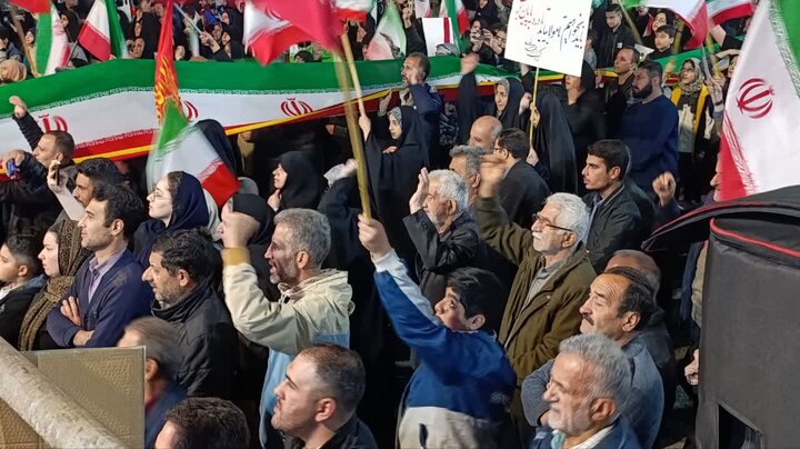تصاویر / حضور هزاران نفر از مردم قهرمان آمل در حماسه دوم اردیبهشت