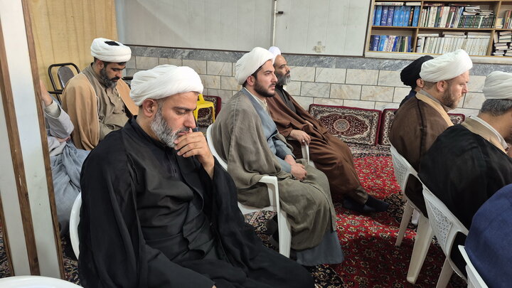 تصاویر/ نشست مشاور رئیس جمهور در امور روحانیت با مدیران و اساتید مدارس علمیه منطقه کاشان