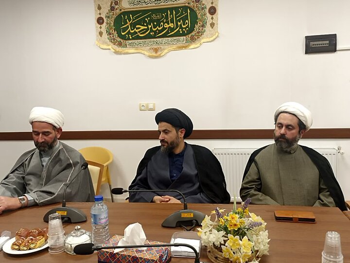 تصاویر   برگزاری جلسه قرارگاه بلاغ مبین در شهرستان آبیک