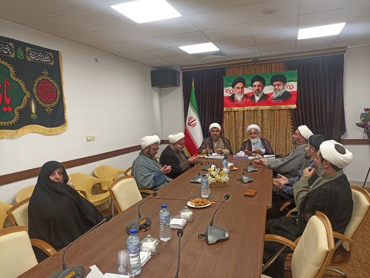 تصاویر   برگزاری جلسه قرارگاه بلاغ مبین در شهرستان آبیک