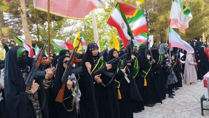تصاویر/ رژه حماسی دختران کوهبنان
