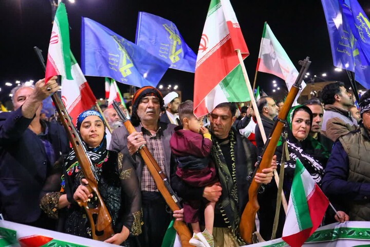 تصاویر / تجلی شکوه مردم همدان در روز پاسدار