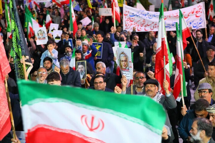 چرا با وجود تهدید مستقیم دشمن، مردم گسترده‌تر از همیشه در خیابان حاضر می‌شوند؟