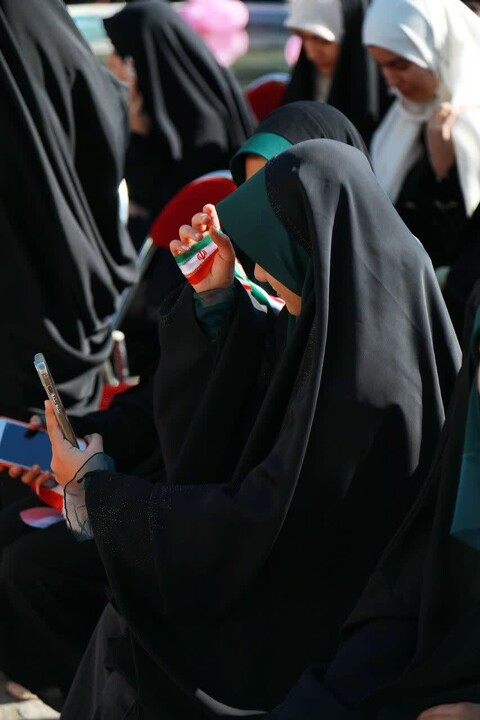 تصاویر / دختران بهاری در مسیر نور